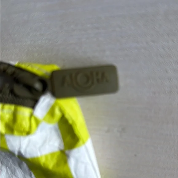 Aloha Collection Lime Checkered Mini Pouch - Picture 2 of 6